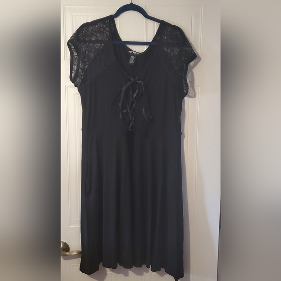 Hot Topic dress - Picture 1 of 7